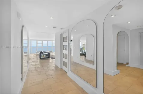 600 Grapetree Drive Key Biscayne FL 33149