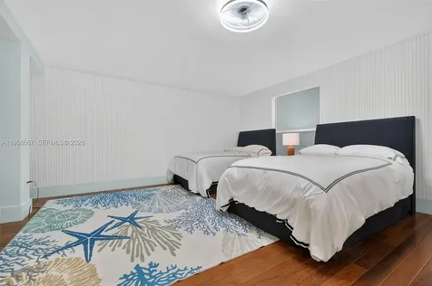 600 Grapetree Drive Key Biscayne FL 33149
