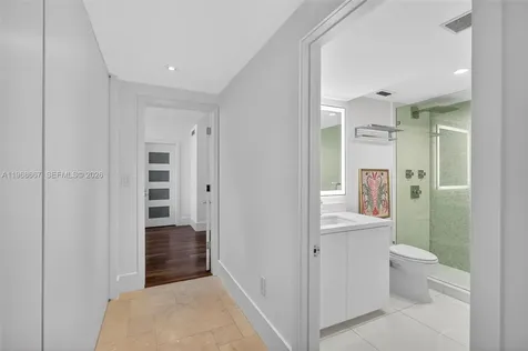 600 Grapetree Drive Key Biscayne FL 33149