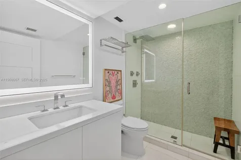 600 Grapetree Drive Key Biscayne FL 33149