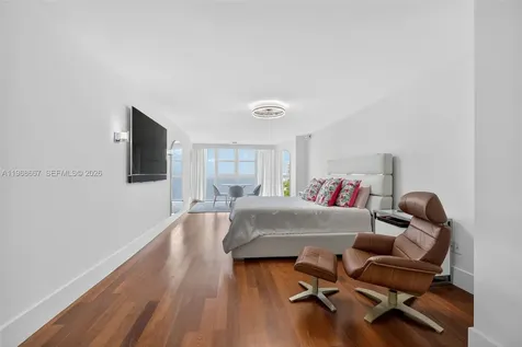 600 Grapetree Drive Key Biscayne FL 33149