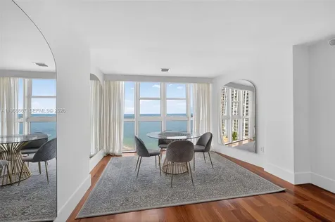 600 Grapetree Drive Key Biscayne FL 33149