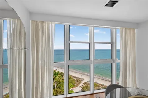 600 Grapetree Drive Key Biscayne FL 33149