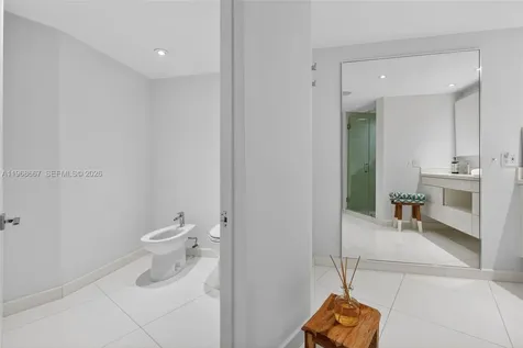 600 Grapetree Drive Key Biscayne FL 33149