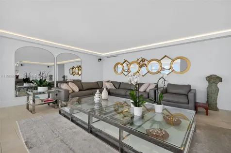 600 Grapetree Drive Key Biscayne FL 33149
