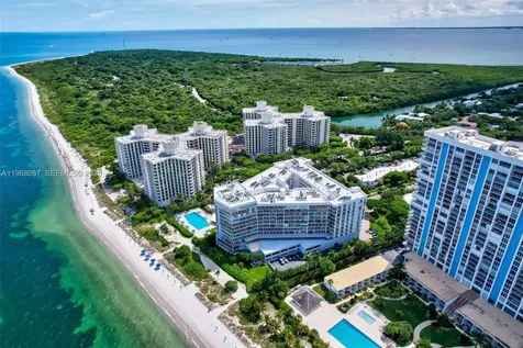600 Grapetree Drive Key Biscayne FL 33149