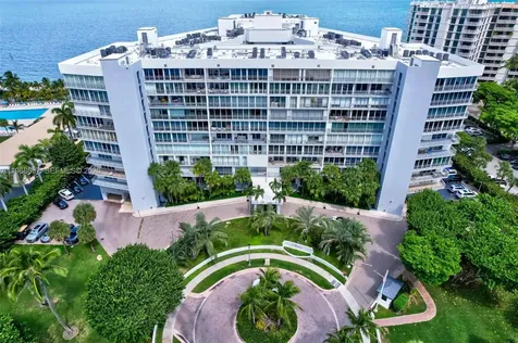 600 Grapetree Drive Key Biscayne FL 33149