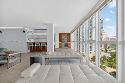600 Grapetree Drive Key Biscayne FL 33149