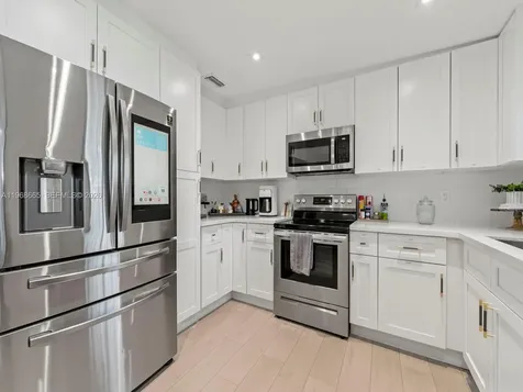 7731 SW 18th Terrace Miami FL 33155