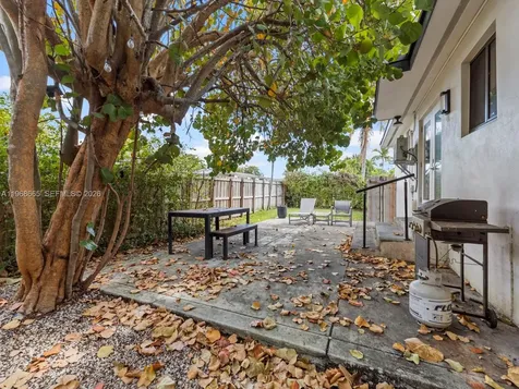 7731 SW 18th Terrace Miami FL 33155