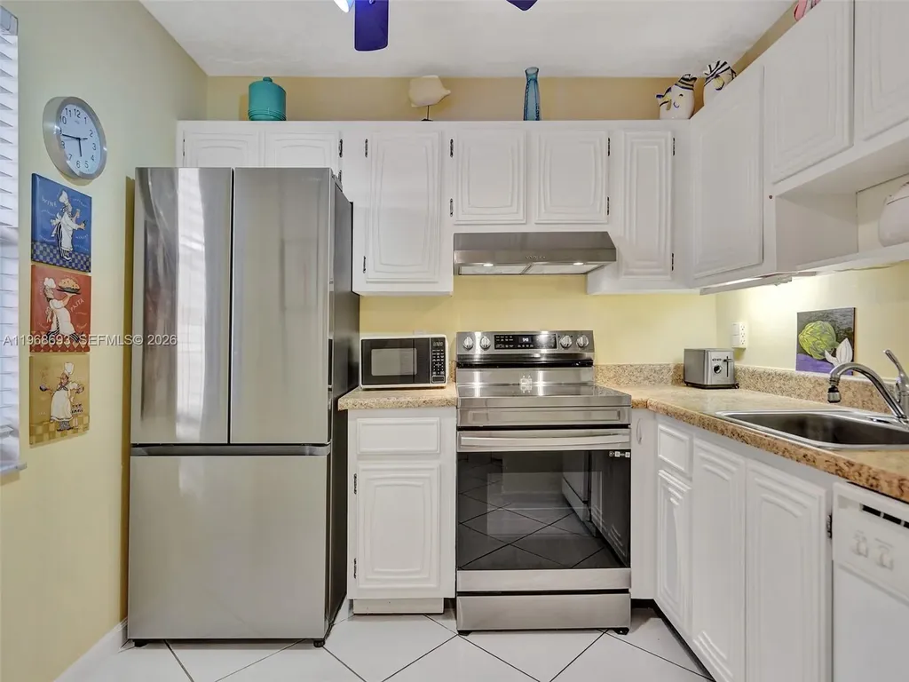 2861 Somerset Drive Lauderdale Lakes FL 33311