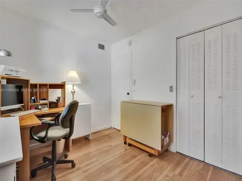2861 Somerset Drive Lauderdale Lakes FL 33311