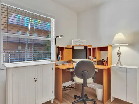 2861 Somerset Drive Lauderdale Lakes FL 33311