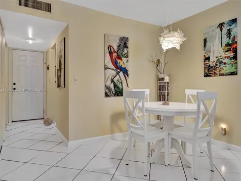 2861 Somerset Drive Lauderdale Lakes FL 33311