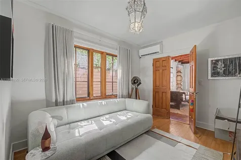 3233 Crystal Court Miami FL 33133