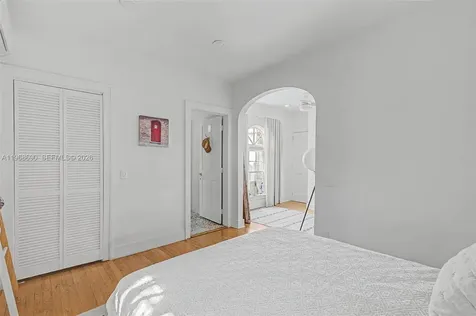 3233 Crystal Court Miami FL 33133
