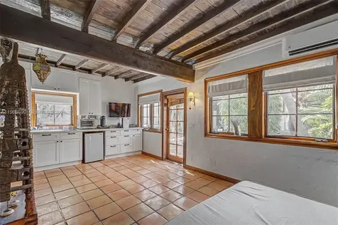 3233 Crystal Court Miami FL 33133