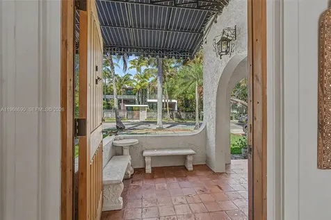 3233 Crystal Court Miami FL 33133
