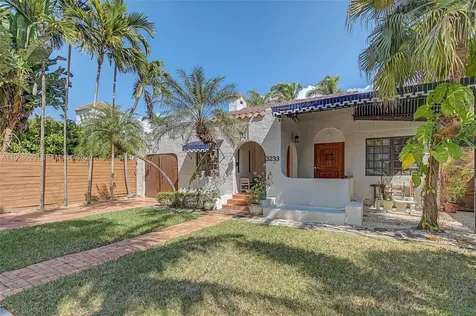 3233 Crystal Court Miami FL 33133