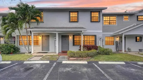 10413 NW 6th Street Pembroke Pines FL 33026