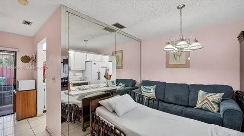 10413 NW 6th Street Pembroke Pines FL 33026