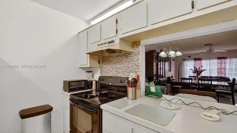 10413 NW 6th Street Pembroke Pines FL 33026