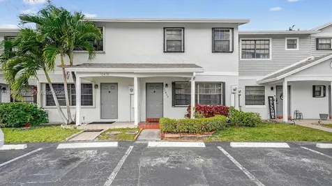10413 NW 6th Street Pembroke Pines FL 33026