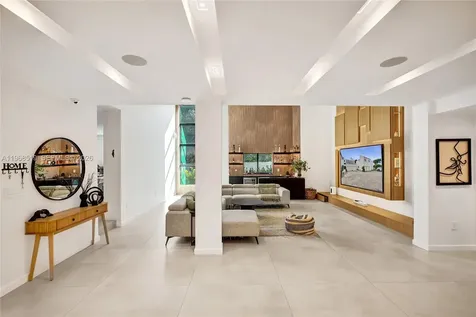 1977 S Oak Haven Circle Miami FL 33179