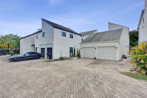 1977 S Oak Haven Circle Miami FL 33179