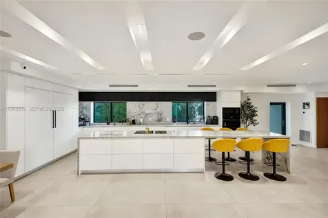 1977 S Oak Haven Circle Miami FL 33179