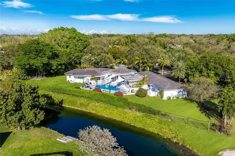 13300 SW 69th Avenue Pinecrest FL 33156