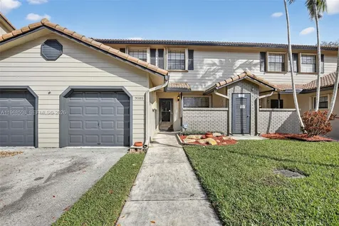9080 Vineyard Lake Drive Plantation FL 33324