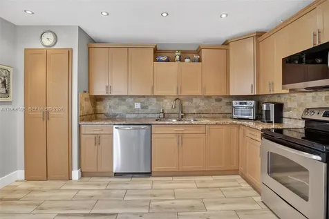 9080 Vineyard Lake Drive Plantation FL 33324