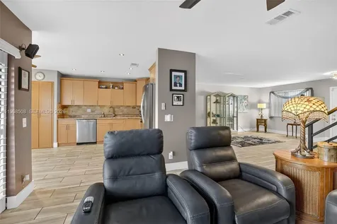 9080 Vineyard Lake Drive Plantation FL 33324