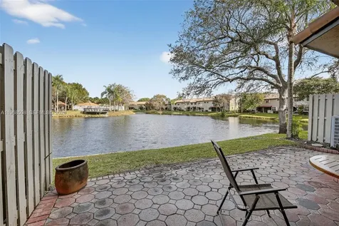 9080 Vineyard Lake Drive Plantation FL 33324
