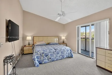 9080 Vineyard Lake Drive Plantation FL 33324