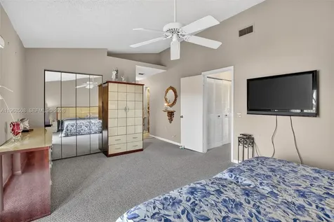 9080 Vineyard Lake Drive Plantation FL 33324