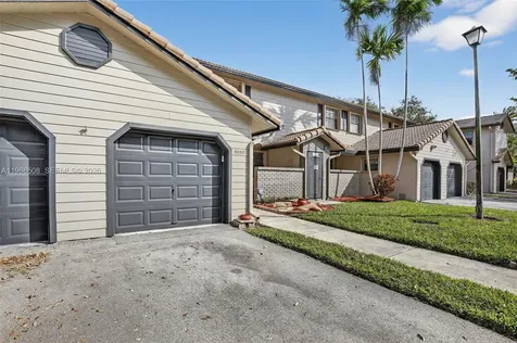 9080 Vineyard Lake Drive Plantation FL 33324