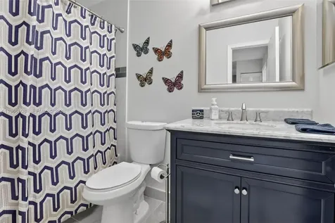 9080 Vineyard Lake Drive Plantation FL 33324
