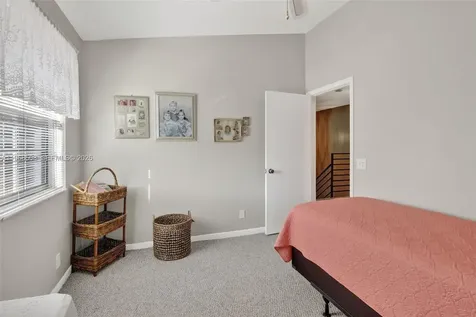 9080 Vineyard Lake Drive Plantation FL 33324