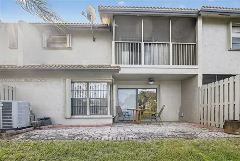 9080 Vineyard Lake Drive Plantation FL 33324