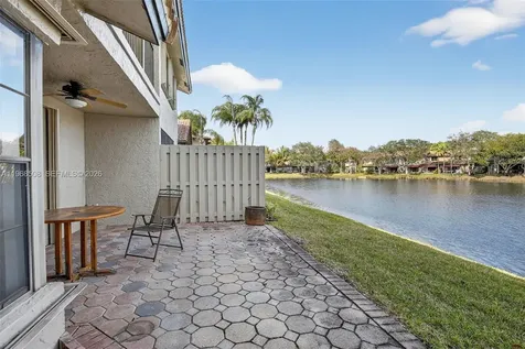 9080 Vineyard Lake Drive Plantation FL 33324