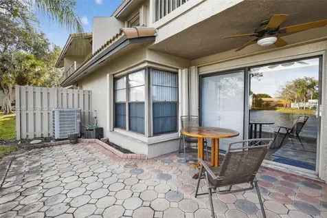 9080 Vineyard Lake Drive Plantation FL 33324