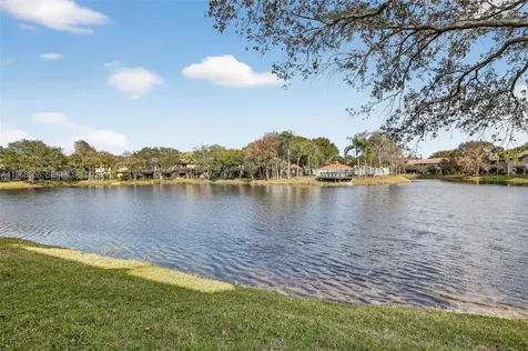 9080 Vineyard Lake Drive Plantation FL 33324