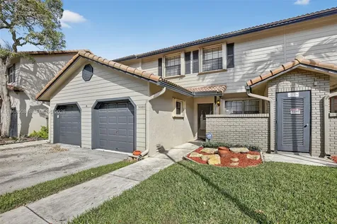 9080 Vineyard Lake Drive Plantation FL 33324