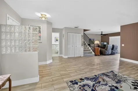 9080 Vineyard Lake Drive Plantation FL 33324