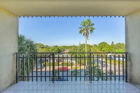 650 NE 149th Street Miami FL 33161