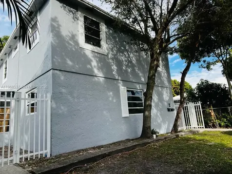 5 NE 16th Court Fort Lauderdale FL 33305