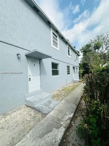 5 NE 16th Court Fort Lauderdale FL 33305