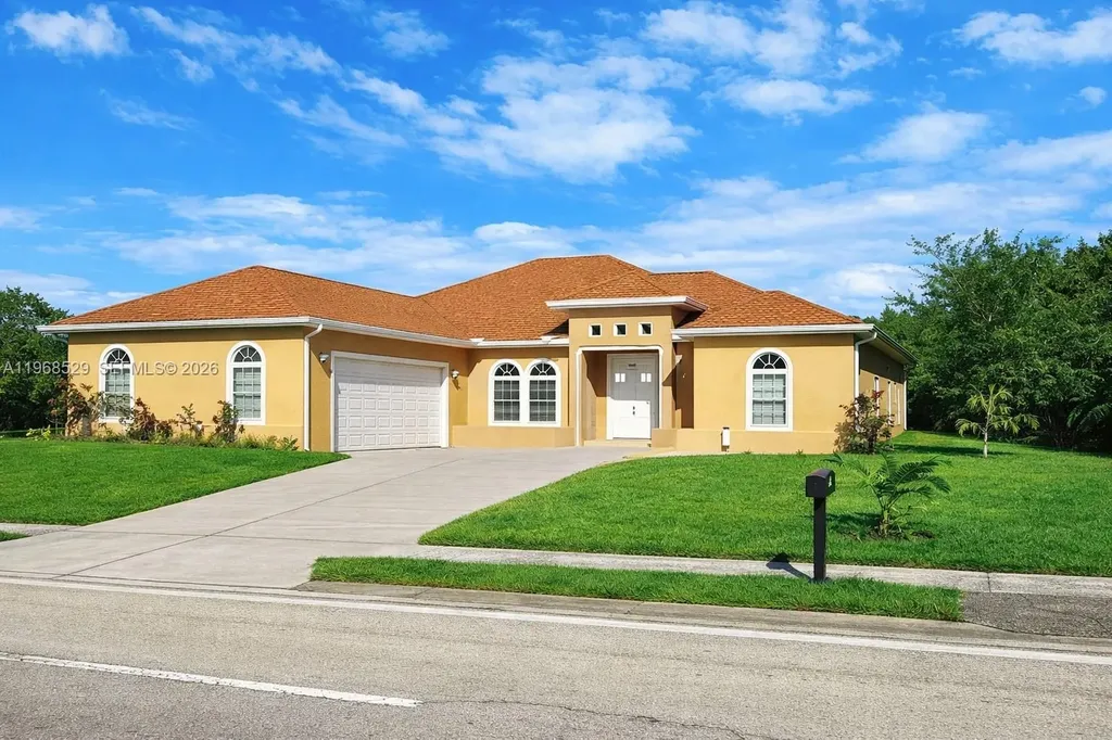 1711 SE Airoso Boulevard Port St. Lucie FL 34984